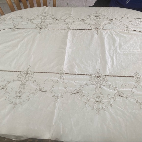 Tablecloth Beige Floral Scalloped Hem Cotton 96x 62